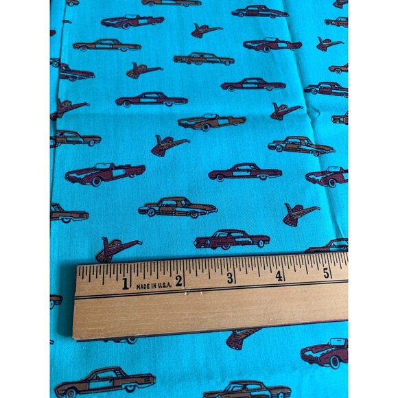 Retro Car Print Cotton Fabric 1/4 yard 44" wide Green & Red - Picture 3 of 4